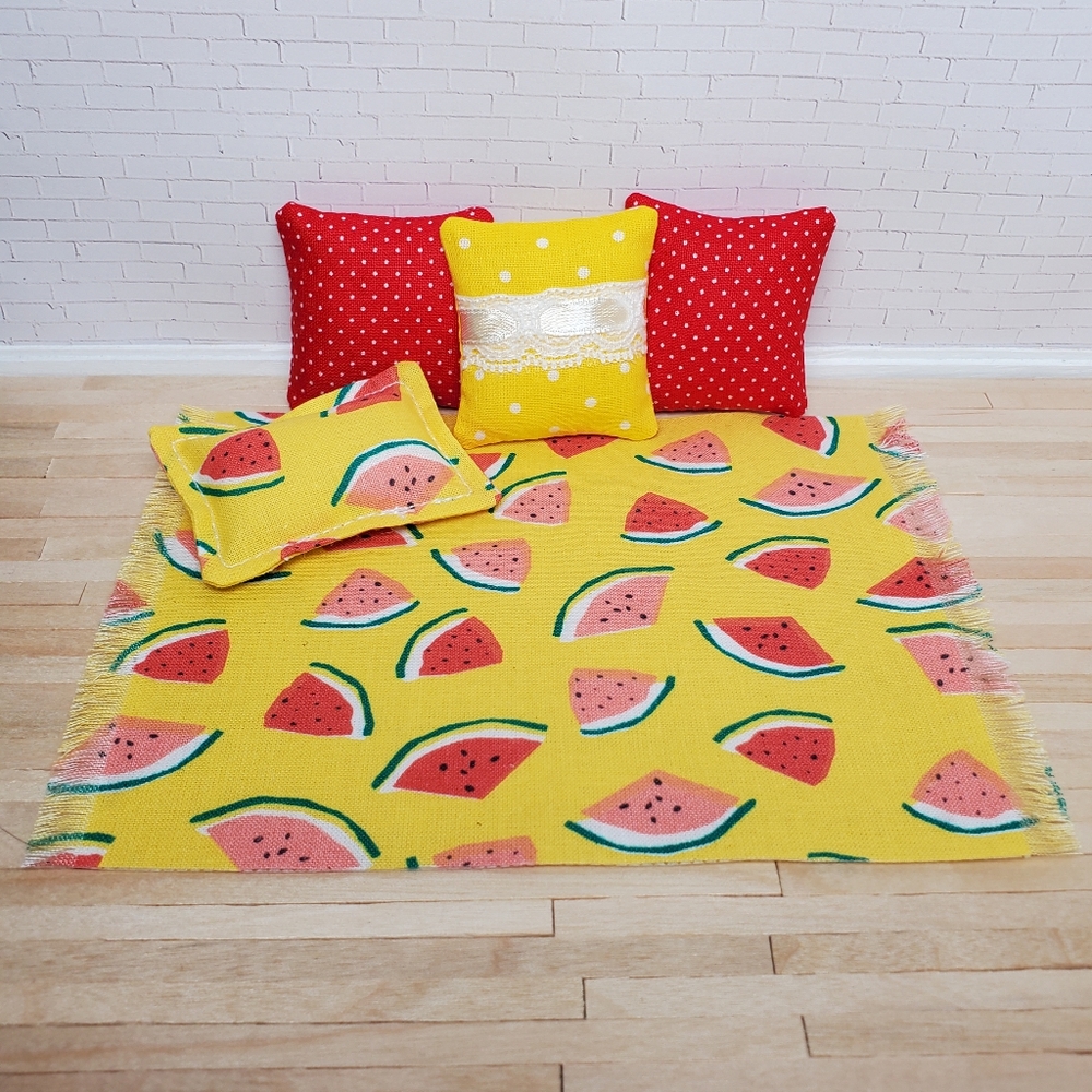 Miniature Dollhouse 1:12 scale Summertime Rug Yellow Maileg